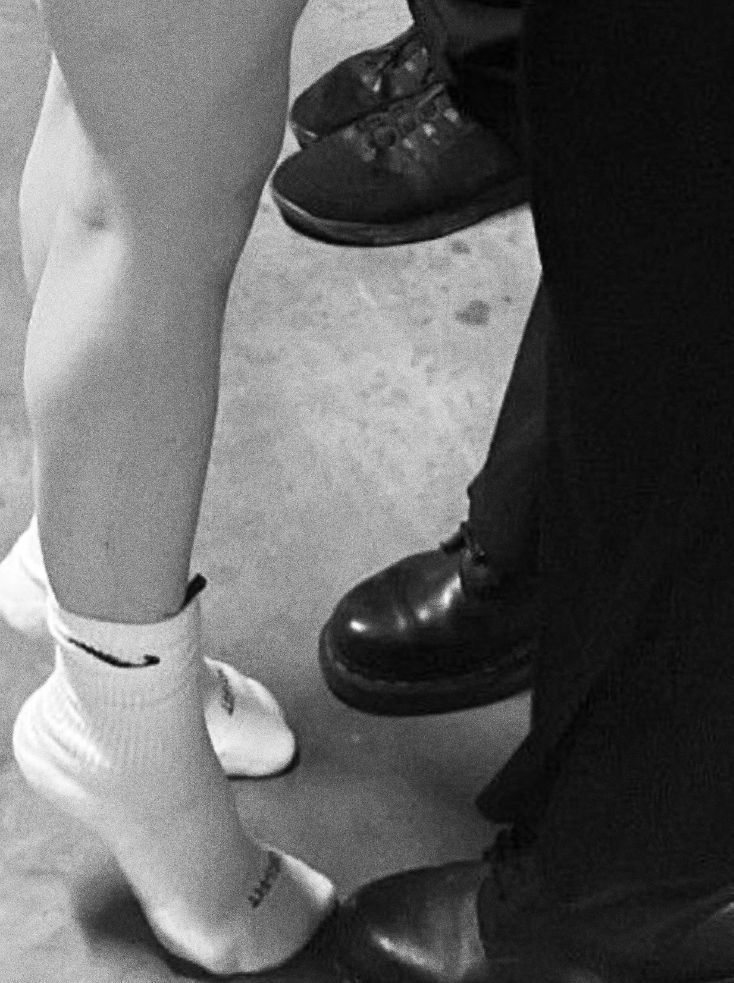 pls rt
pwp l short story 18+
da da da-daddy

“แบบนี้ก็ลงหว่างขาไม่ได้น่ะสิ” 
“ทำไมจะไม่ได้”
“ก็เดี๋ยวของคุณเสื่อม”
“มันเสื่อมตั้งนานแล้ว…”
“เสื่อมตั้งแต่ที่ฉันอุ้มเมียคนแรกให้นั่งคร่อมบนหน้าแล้วล่ะ”
#นิยายวาย #แนะนํานิยายวาย