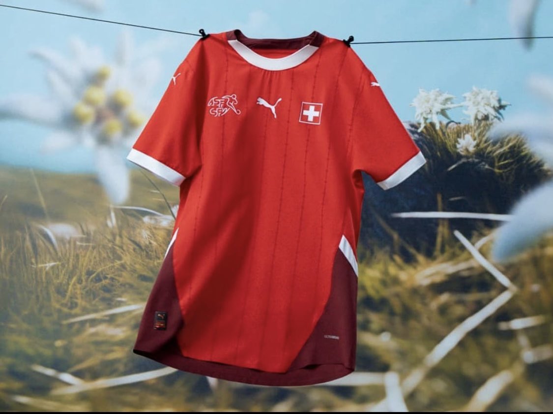 Deutschland-Debatte um Trikots der Nationalmannschaft irre Marketingschlacht wegen bisschen Pink, Torstens flippen aus, Adidas kocht Hater ab, irre Shit-Show, alles brennt

Schweiz: Grüezi öises Tiishörtli wenn sie wändsoguetsii