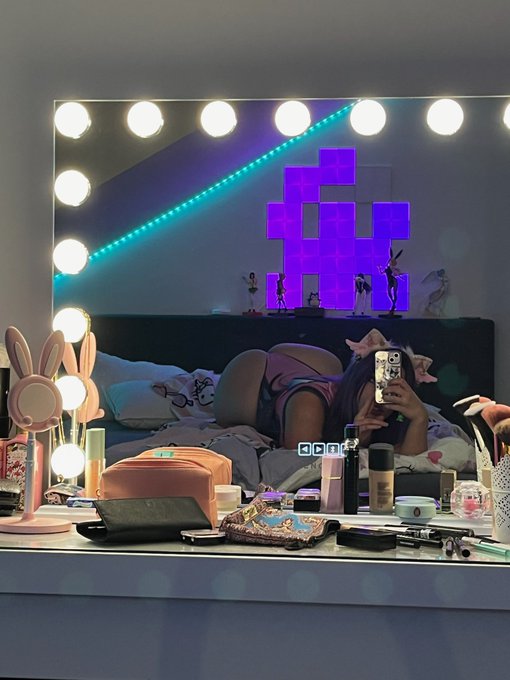 Sorry for not being online for so long I was busy growing my booty 👁️👁️ https://t.co/gsRmjNK2EE<a href="/tag/gamergirl"class="tags"><span>#gamergirl</span></a><a href="/tag/egirls"class="tags"><span>#egirls</span></a><a href="/tag/egirl"class="tags"><span>#egirl</span></a>