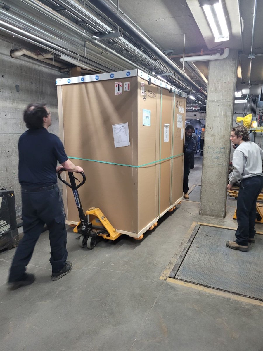 Historic day yesterday for @KingstonHSC and our community as our new PET Scanner arrived at the loading dock. #ThisIsThePlace Many thanks to all supporters & donors who believed in this cause!