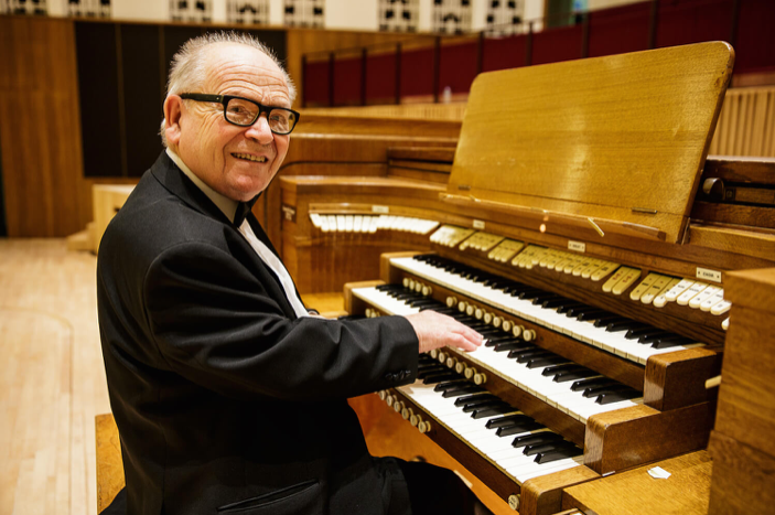 Organist Dave Nicholas is a big name here, and now he’s hit the headlines! Read this fantastic @liverpoolpost article all about Dave’s career: tinyurl.com/2cm82zus Want to hear more? Catch Dave performing at our film screenings!