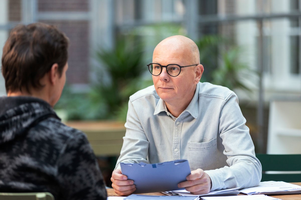 Ons nieuwe onderzoek toont aan dat maar liefs 63% van onze coördinatoren een stijging in de vraag naar hulp bij geldzorgen opmerkt, wat leidt tot verslechterde financiële situaties, meer stress en gezondheidsklachten.
🔗Meer lezen?: humanitas.nl/nieuws/humanit…