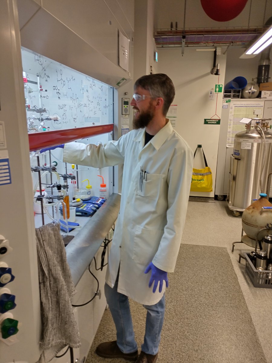 A farewell to @MatthewGyton who leaves for his independent position in the Dept. Chem. Uni. Wollongong @UOW. Matt is a true master of experimental air-sensitive organometallic chemistry, pictured here in a typical pose. Web-site picture also updated: www-users.york.ac.uk/~asw555/page-4/