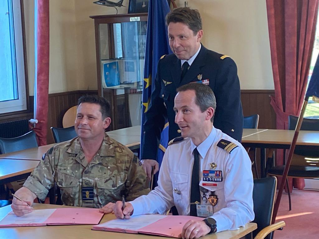 RAFeXperimental (RAFX) has gone international, joining Stn Cdr, Gp Capt Paul Hamilton & academics from @UniofNewcastle to visit Merignac and Cazaux Air Bases of @Armee_de_lair The visit cemented a new partnership to share ideas and pursue innovation.