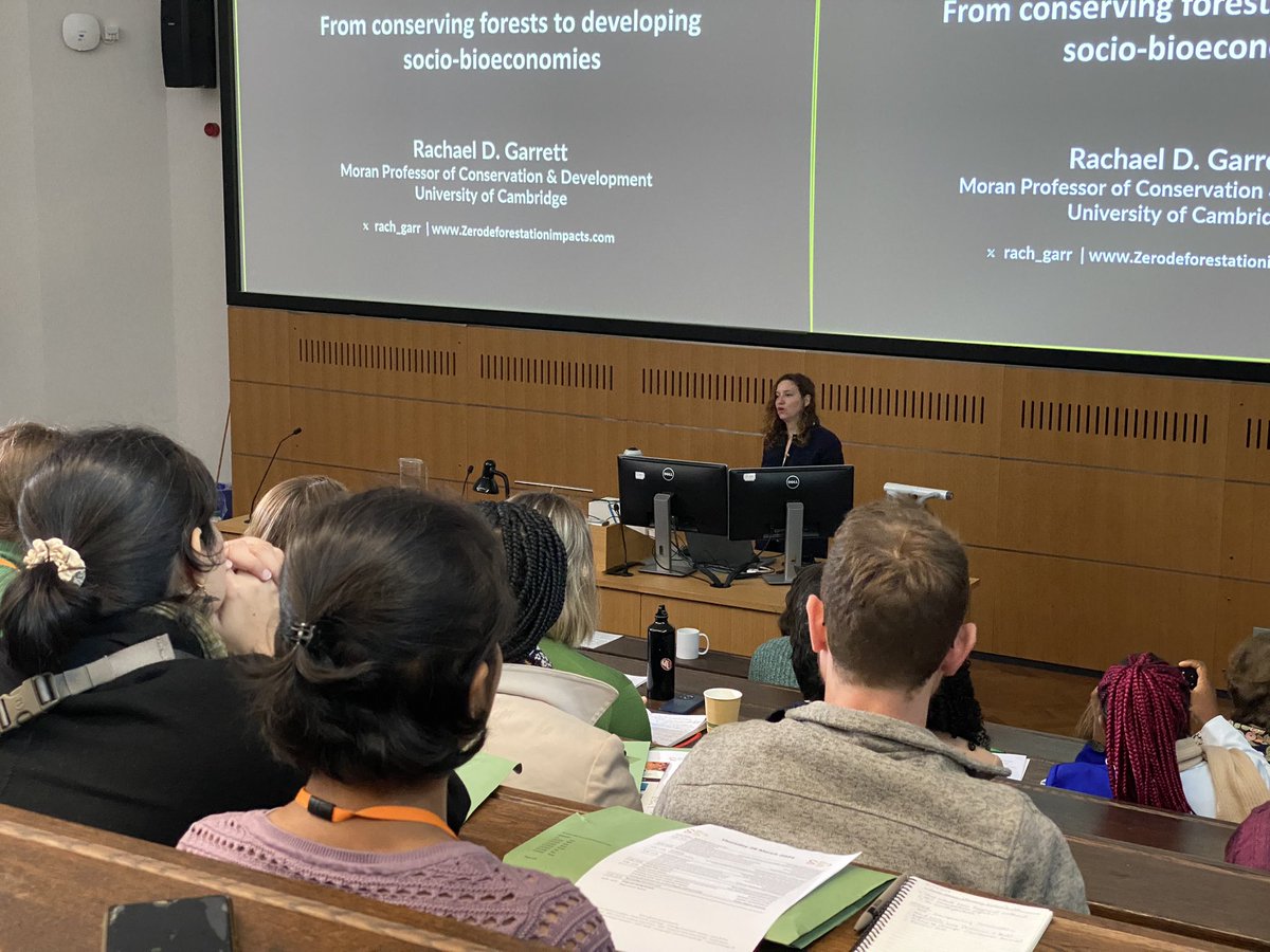 Prof Rachael Garrett (@rach_garr) now delivering her plenary talk on her journey from solving ‘obscure science questions’ to Co-developed sustainable solutions in the Amazon basin 🌳