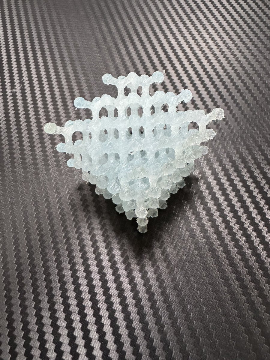 SanDraw3D's tweet image. OMG…we did it! SILICONE lattice structure.🤩🤩💥

Would you like to know how to remove internal support? 😁😁 #3dprinting #silicone #lattice #FAM #fluid #sandraw