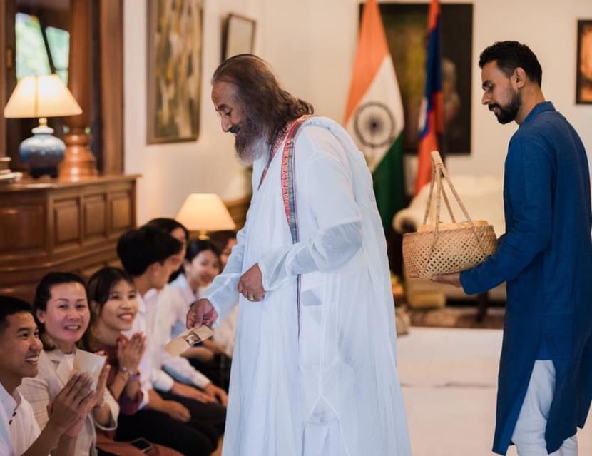 aol_laos's tweet photo. Gurudev @SriSri  on HIS first visit to Laos 🇱🇦 ; March 2024 
#Artofliving #Gurudev #GurudevInLaos #Laos https://t.co/ZRXnQcXXKU