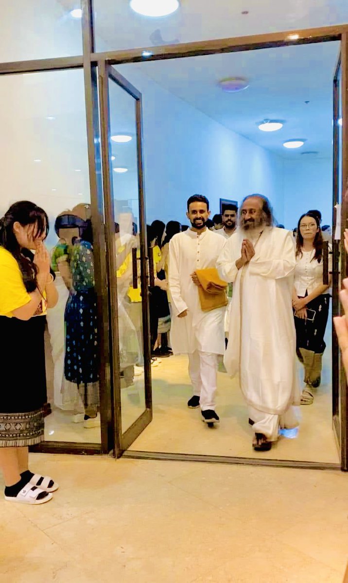 aol_laos's tweet photo. Gurudev @SriSri  on HIS first visit to Laos 🇱🇦 ; March 2024 
#Artofliving #Gurudev #GurudevInLaos #Laos https://t.co/ZRXnQcXXKU