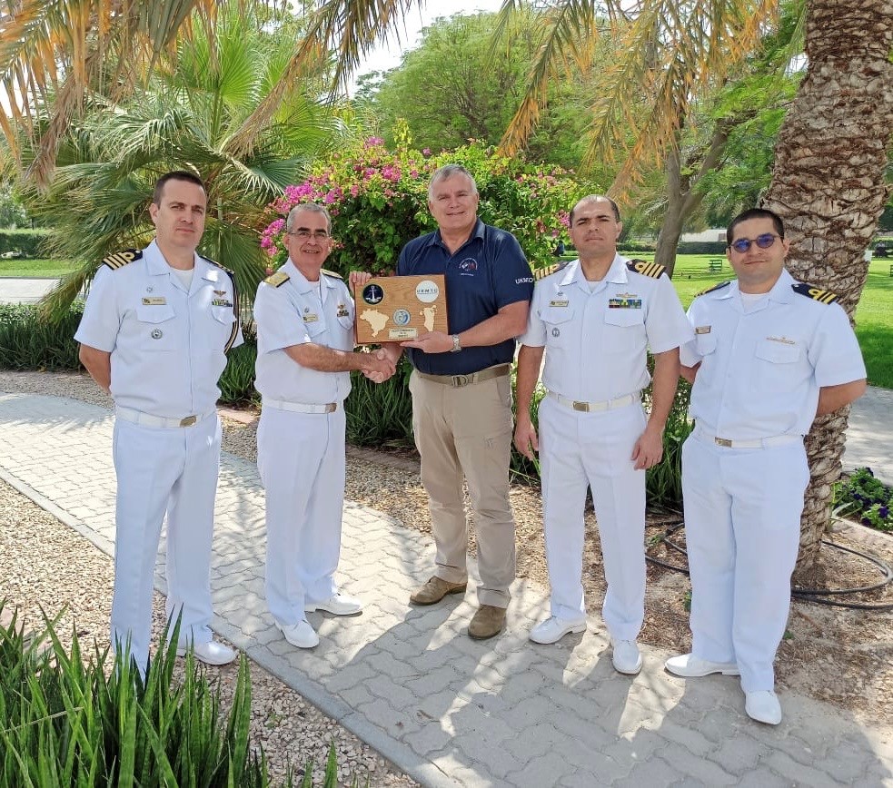 Commander of Brazilian-led CTF 151, 🇧🇷 RADM Antonio Braz, met with a 🇬🇧 UKMTO representative in a collaborative meeting on maritime security, Mar 7. RADM Antonio Braz provided an overview of CTF 151's focused operations, aimed at deterring piracy and promoting maritime security…