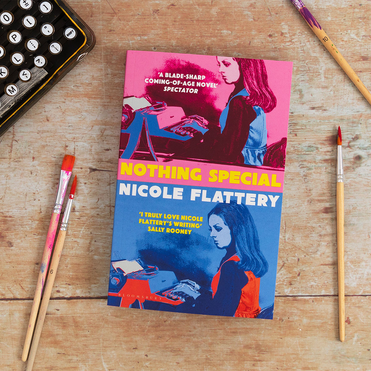 🎨 Nothing Special – @nicoleflattery A wildly original debut novel about two young women navigating the complex worlds of Andy Warhol's Factory, and coming of age in 1960s New York Read more: bloomsbury.com/uk/nothing-spe…
