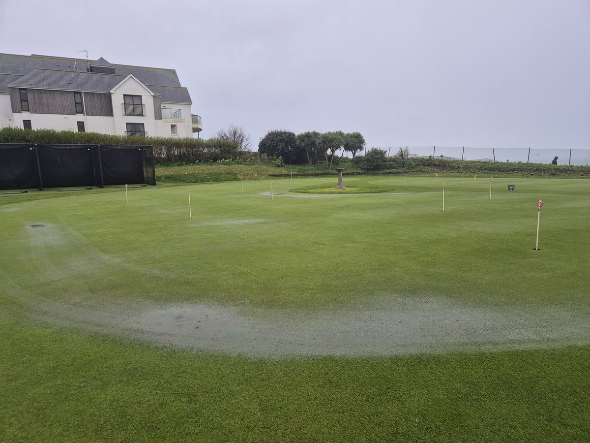 Thursday 28th March, 11:22 The course will re-open at 12pm. Unfortunately no buggies due to the ground conditions. If you are able to use a carry bag please do so. Several areas are wet on the course so be aware of conditions underfoot. Preferred lies.