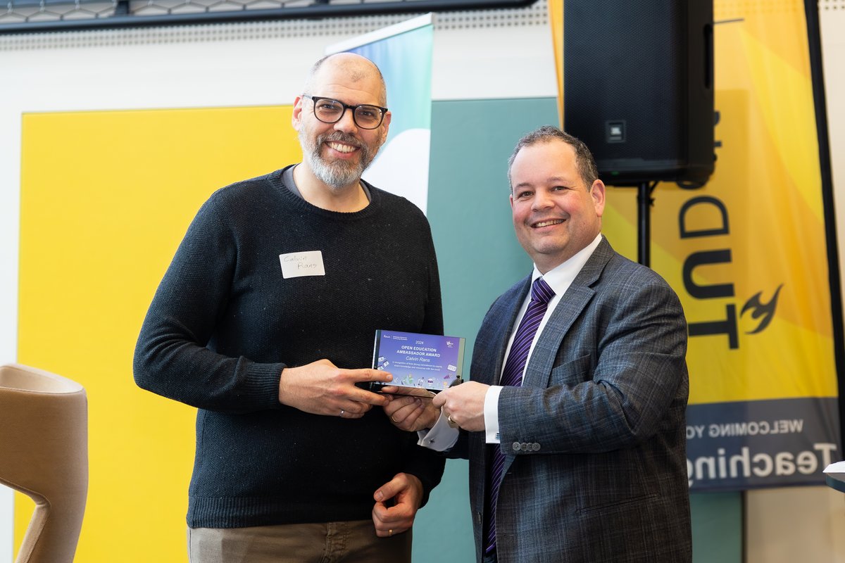 Congratulations to #aetudelft Calvin Rans (@DrRans) for receiving the Open Education Ambassador Award for 2024 👏🏻 The many reasons why he receives this award don't fit in this post😉Check out our page 'celebrating successes together' to read more: tudelft.nl/en/ae/current/…