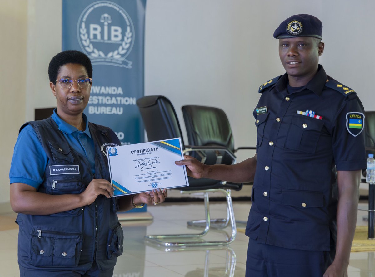 Abanyeshuri ba kaminuza ya @unilak_rwanda bashishikarijwe na @Rwanda_Justice na @RIB_Rw @Rwandapolice gufatanya n’inzego za @NyanzaDistrict gukumira ihohoterwa rishingiye kugitsina, banabizeza ubufasha bwose m’ubukangurambaga bakorera mu bigo by’amashuri no mu nteko z’abaturage.