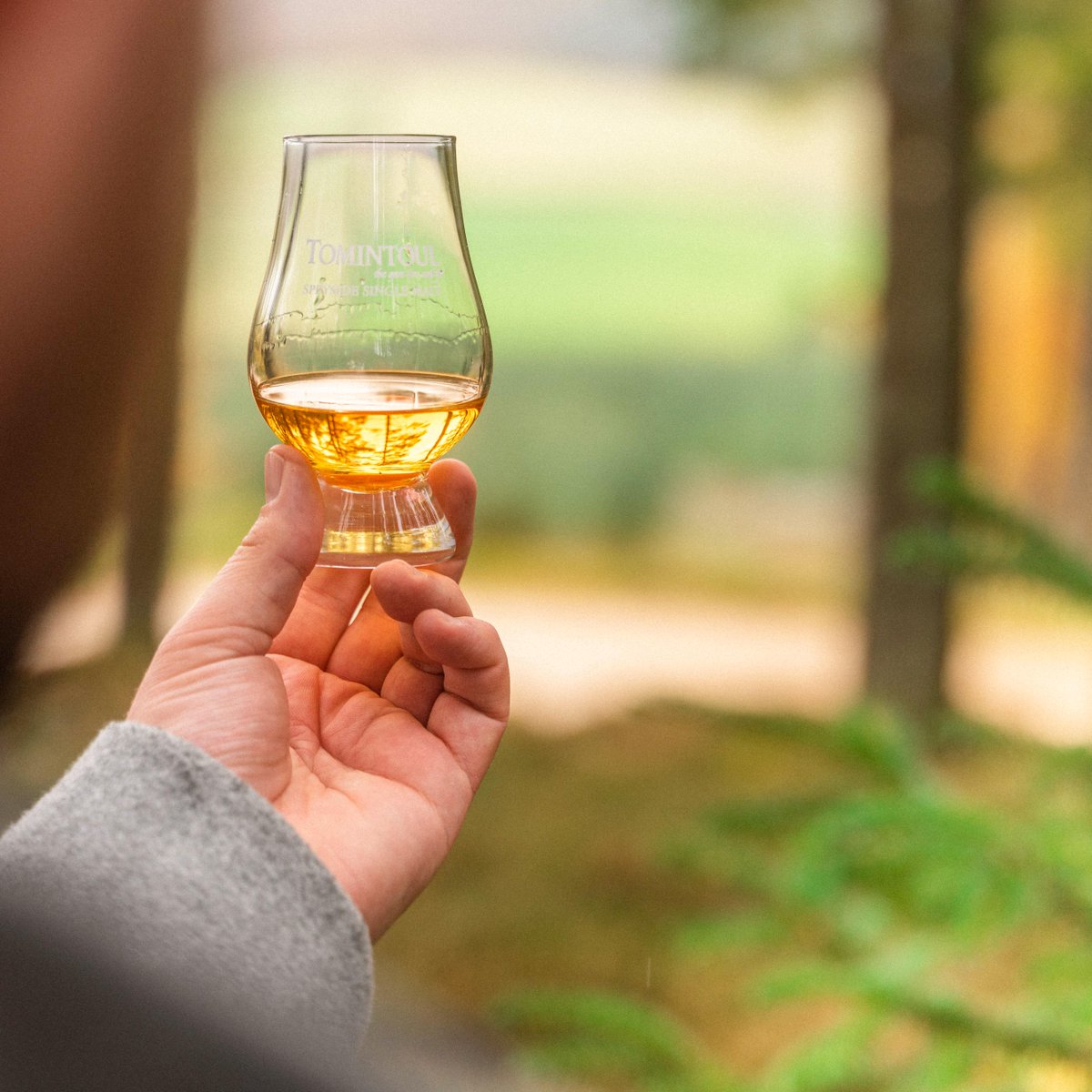 Share a photo of your favourite spot to enjoy a dram of Tomintoul Single Malt. Bonus points for scenic views!