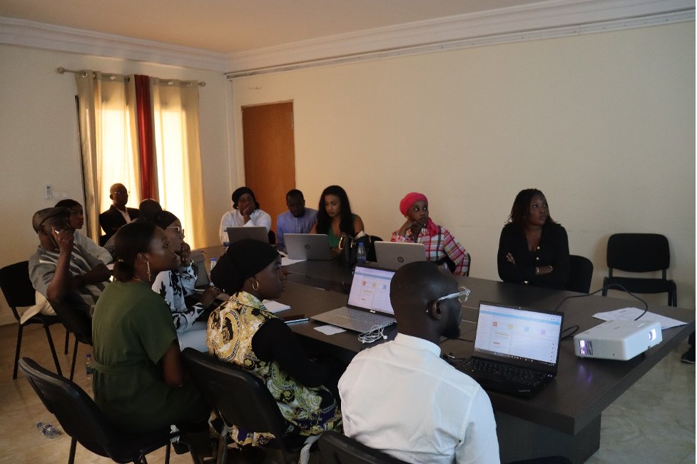 #FeedTheFuture Senegal Policy Systems Services (PSS) financé par @USAIDSenegal soutient le Tribunal de Commerce de Dakar pour le lancement de sessions de formation destinées aux utilisateurs de sa plateforme électronique conçue pour la dématérialisation des procédures judiciaires