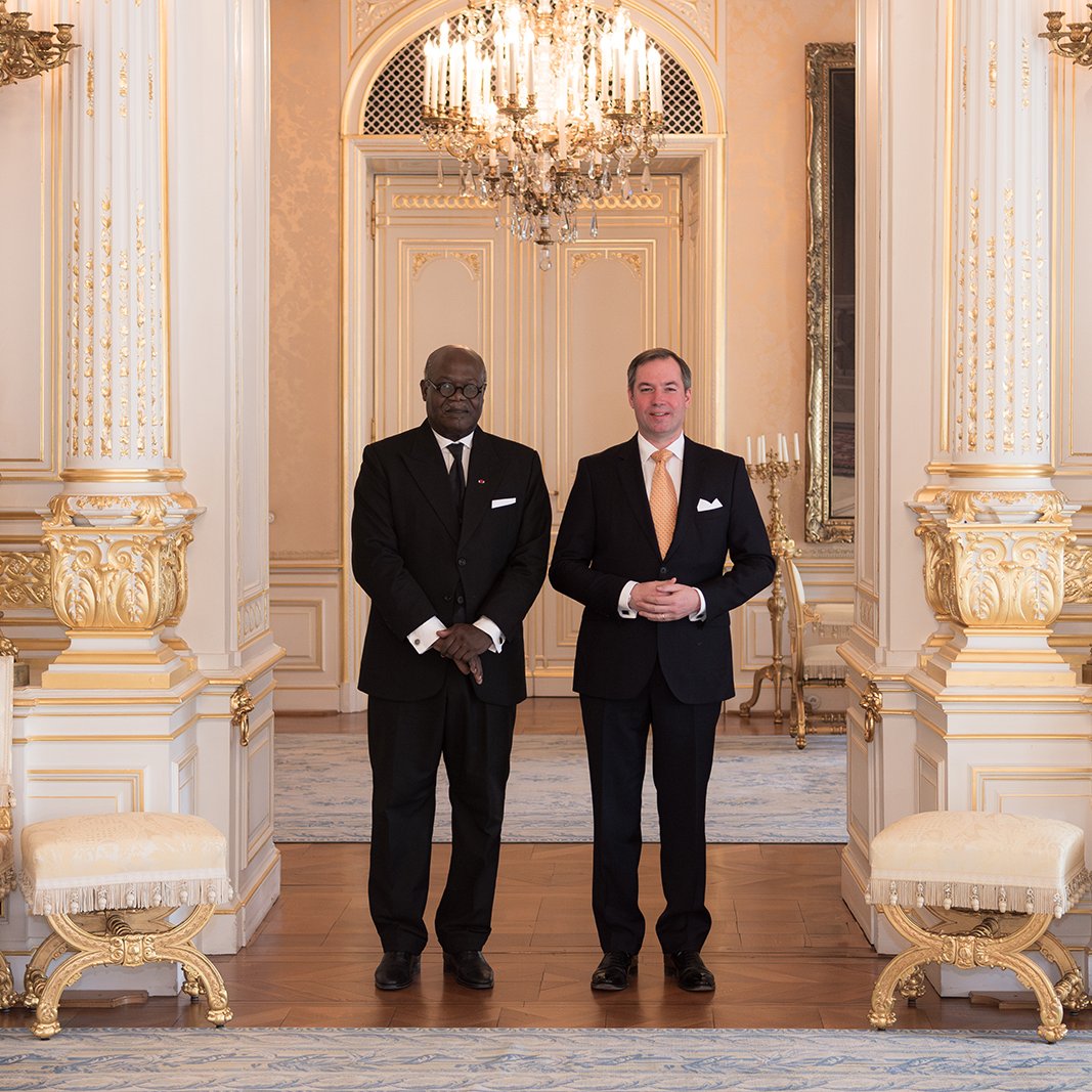 🇱🇺🇨🇲 S.A.R. le Grand-Duc Héritier a reçu en audience, ce matin, Monsieur Hilarion Etong, Premier Vice-Président de l’Assemblée nationale du Cameroun, en visite de travail au Luxembourg à la suite d’une invitation de la <a href="/ChambreLux/">Chambre des Députés</a>. 
©MGD