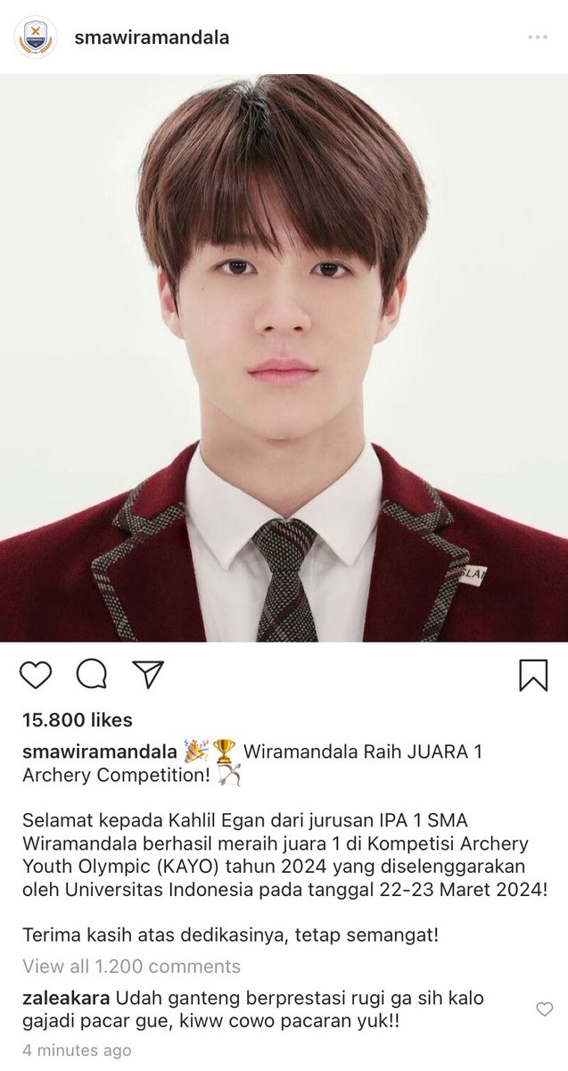 hitmecakes's tweet image. hallway feelings

— lee jeno au by hitmecakes