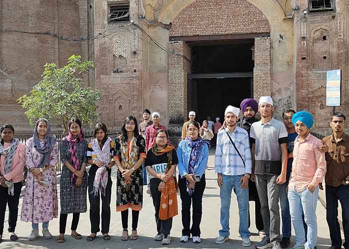 yespunjab's tweet photo. MRSPTU NSS Wing hosts 7-day camp to combat Youth Drug Abuse and promote Social Engagement https://t.co/La8cltyjPi
#MRSPTU #NSSWing #YouthDrugAbuse #SocialEngagement #Bathinda #Thursday #PrayasSchool #Swati #YesPunjab https://t.co/S0zvWIGNR4