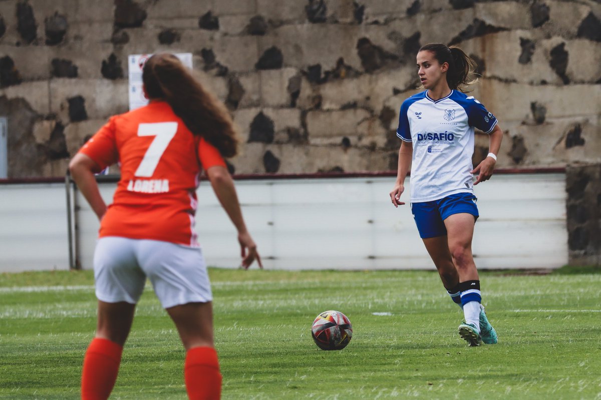 CDTFundacion's tweet photo. @MichellRomero @cffalbacete @CDTOficial @CdtCantera @PresiCan @Deportecanario 📸 Imágenes de la primera parte del duelo de #SegundaRFEF 🙌⚪🔵.

#FundaciónCDTenerife 0️⃣ - 0️⃣ @cffalbacete 

#FundaciónCDT @CDTOficial @CdtCantera #DiSAFÍO @PresiCan @Deportecanario #YoSoyElTenerife https://t.co/SpFxhFK3i9