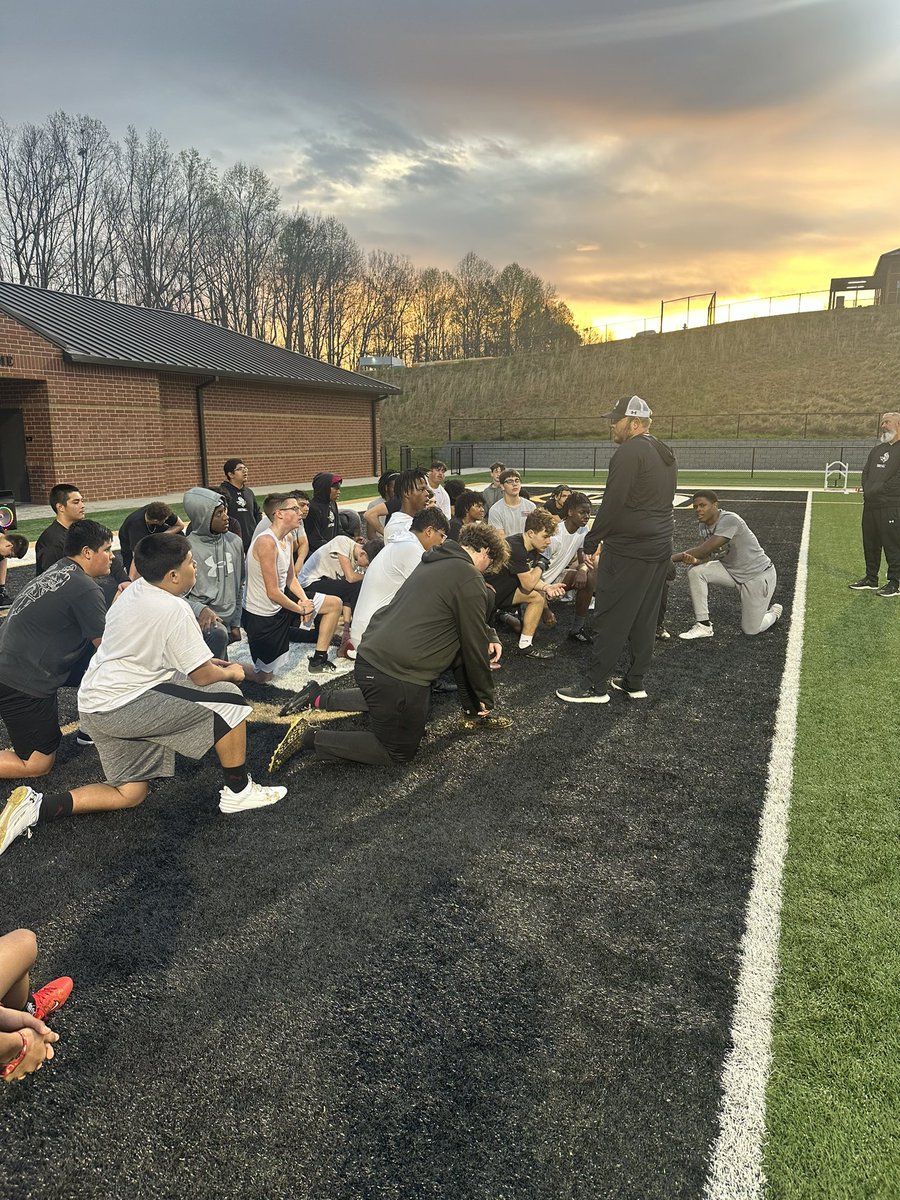 Great morning practice to send us into spring break! #OKGs #Together @Matttur @COACH_ESPI @CoachJoeyRider1 @EastHallHighSp1 @CoachPleasant11 @CoachJimboHale