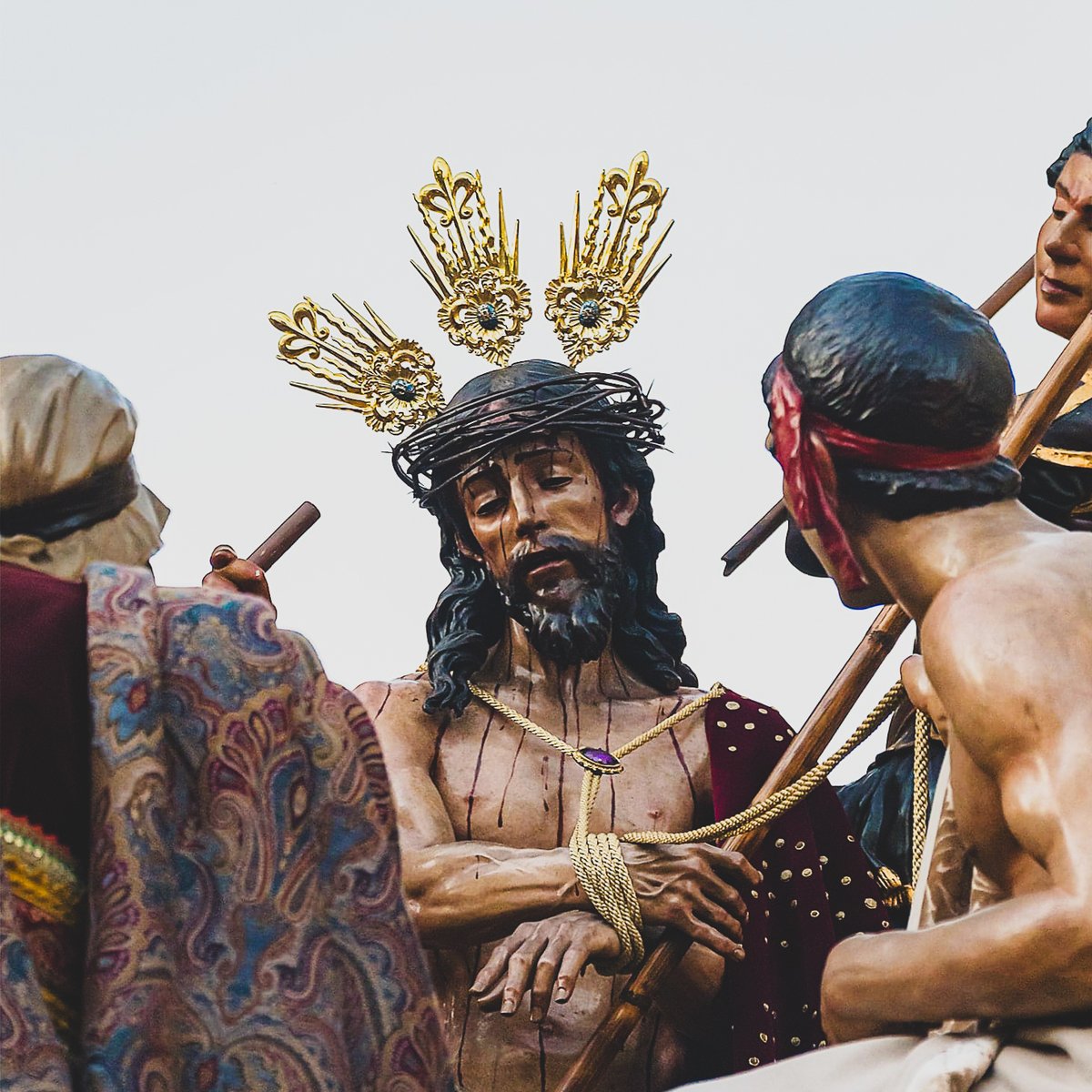 📌 ACTUACIÓN | #JuevesSanto 

¡Hoy acompañamos al 𝐒𝐭𝐦𝐨. 𝐂𝐫𝐢𝐬𝐭𝐨 𝐝𝐞 𝐥𝐚 𝐂𝐨𝐫𝐨𝐧𝐚𝐜𝐢𝐨́𝐧 𝐝𝐞 𝐄𝐬𝐩𝐢𝐧𝐚𝐬 de <a href="/hdad_elValle/">𝐻𝑒𝑟𝑚𝑎𝑛𝑑𝑎𝑑 𝑑𝑒 𝐸𝑙 𝑉𝑎𝑙𝑙𝑒</a>! 🎶🧒💜 

🎵 Cuarteto de #CapillaMusicalPasión y niños de <a href="/ESMASevilla/">Escolanía Salesiana María Auxiliadora</a> 

➡️ capillamusicalpasion.com/evento/hdad-va… 

#SemanaSanta2024 #SSantaSevilla24