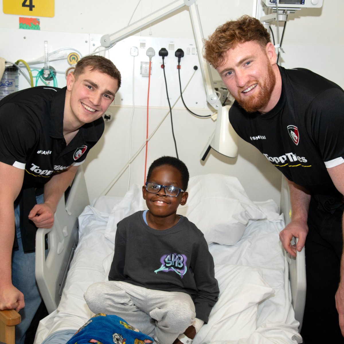 Players from @LeicesterTigers made a special visit to our children's wards last week, thanks to Leicester Hospitals Charity. The players took the time to sit with our youngest patients and their families, lifting spirits on the wards.