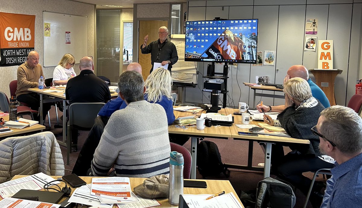 Paul Holleran H&S Officer for ⁦@GMB_union_NWI⁩ gives a short talk on courses available for GMB members ! Come and join us and make a difference! ⁦@K28Gmb⁩ ⁦@OPS1GMB⁩ ⁦@jmpowell64⁩