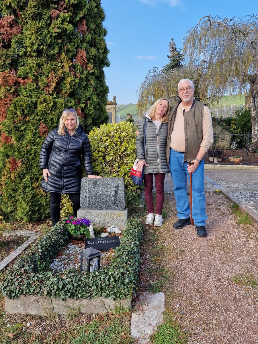 For my TBT moment. Last year, on Easter weekend 2023, I was in Nierstein and Oppenheim Germany, meeting my half siblings for the first time. And while in Nierstein, I visited my birthmother's grave side at the St. Kilian Catholic parish.
