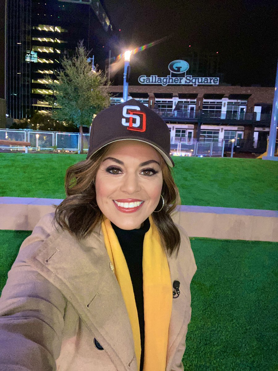 Happy Opening day at Petco Park!
Live coverage helping you get ready on @fox5sandiego !!
#sosandiego @Padres @PetcoPark 
#morningnews
#newslife #tvnews
#newsreporter #newsanchor #amnewsers