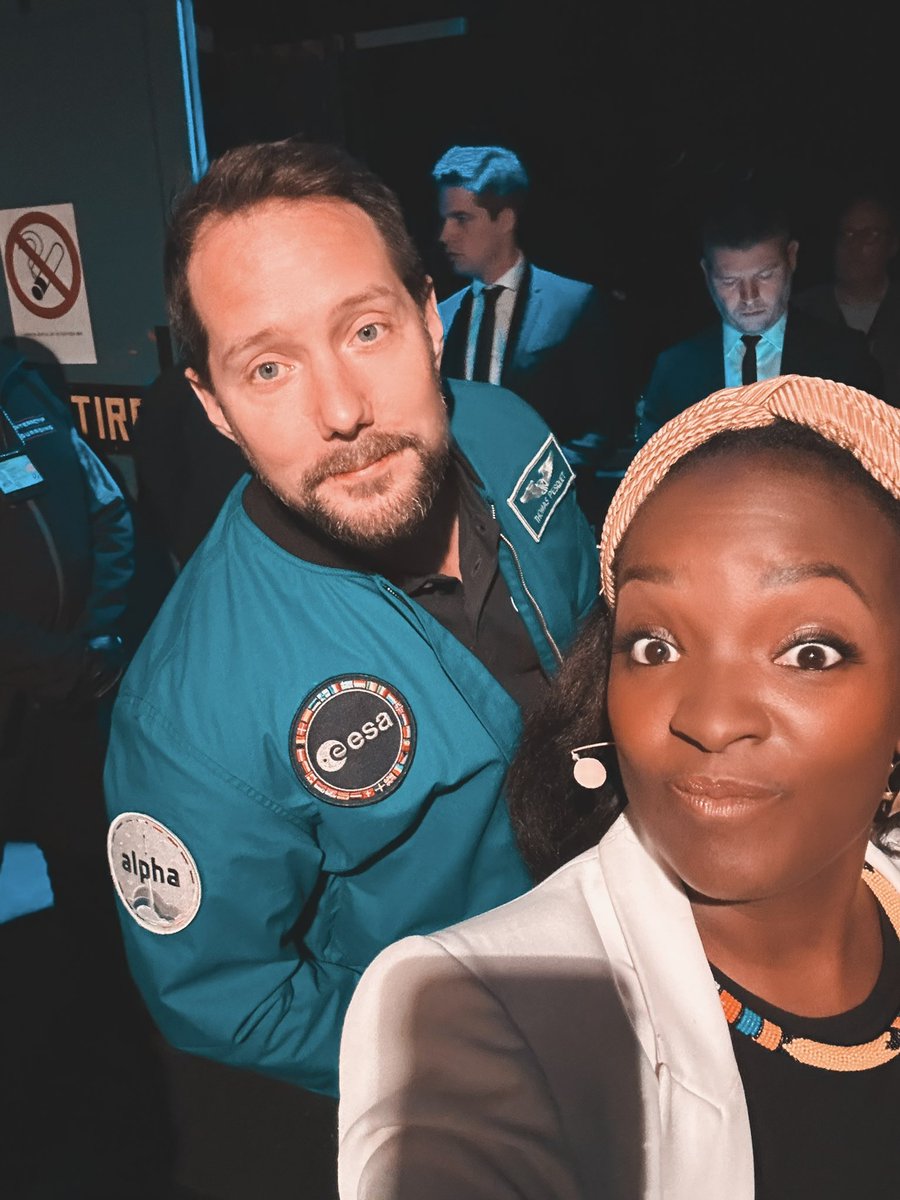 Cécile Djunga (@ceciledjunga) on Twitter photo Faire des blagues devant 3600personnes pour vulgariser la #science et faire rire Thomas Pesquet✅
C’était ma première #conférencescientifique et c’était incroyable 🤩
Merci à toute l’organisation du #BigBang Day, j’ai encore des étoiles plein les yeux✨
<a href="/Thom_astro/">Thomas Pesquet</a> <a href="/CDMCharleroi/">CDM Charleroi</a> Faire des blagues devant 3600personnes pour vulgariser la #science et faire rire Thomas Pesquet✅
C’était ma première #conférencescientifique et c’était incroyable 🤩
Merci à toute l’organisation du #BigBang Day, j’ai encore des étoiles plein les yeux✨
<a href="/Thom_astro/">Thomas Pesquet</a> <a href="/CDMCharleroi/">CDM Charleroi</a>