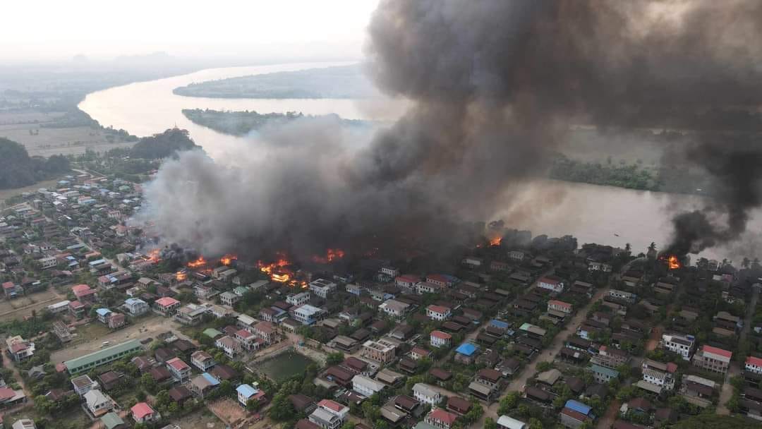 Over 300 homes destroyed when a Myanmar junta boat shelled Dhamma Tha village, Mon State, after resistance forces seized a police station upriver in Kawkareik Township, Karen State. 
#WhatsHappeningInMyanmar