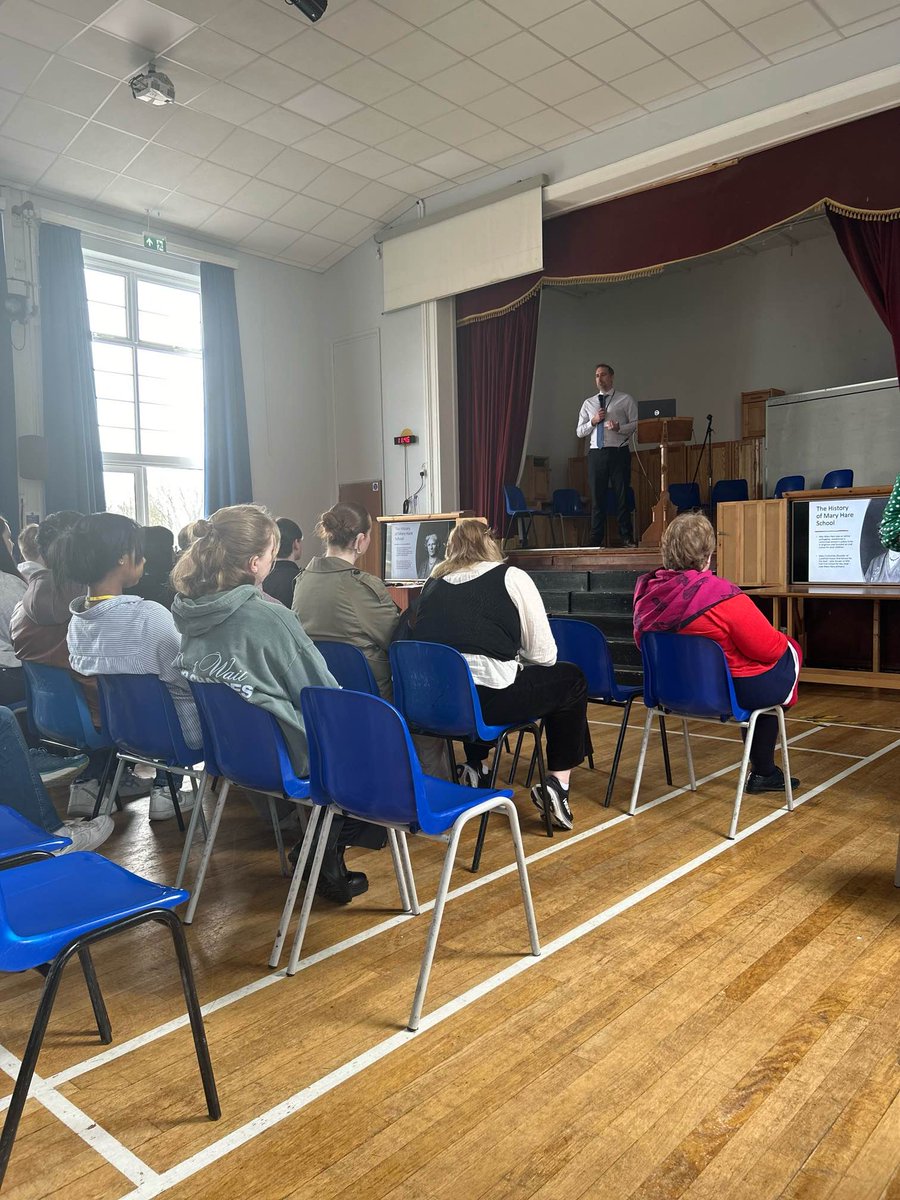 Last week we welcomed visitors from the Norwegian school, The Briskeby School. Our Sixth Formers gave them a tour around the school including Carpentry, Childcare, Beauty, Psychology, French, and ICT. 📷 Photos by students, Julia and Issy