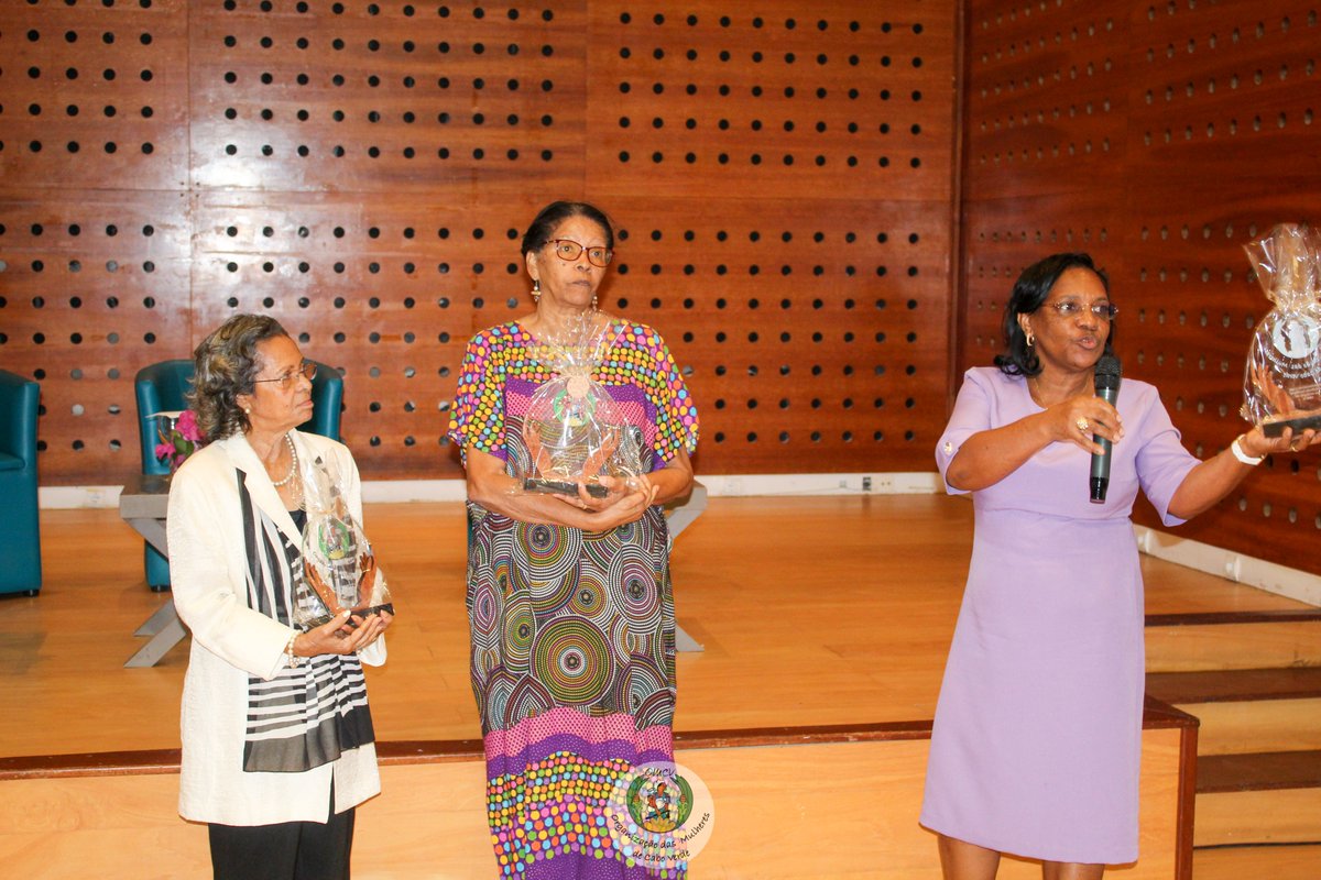 📷📷 OMCV 43 anos - Honrar a História, Promover a Igualdade e o Progresso! 📷📷
Revivamos juntos os momentos inspiradores do Ato Central da Comemoração do Dia da Mulher Cabo-verdiana e do 43º Aniversário da OMCV.
