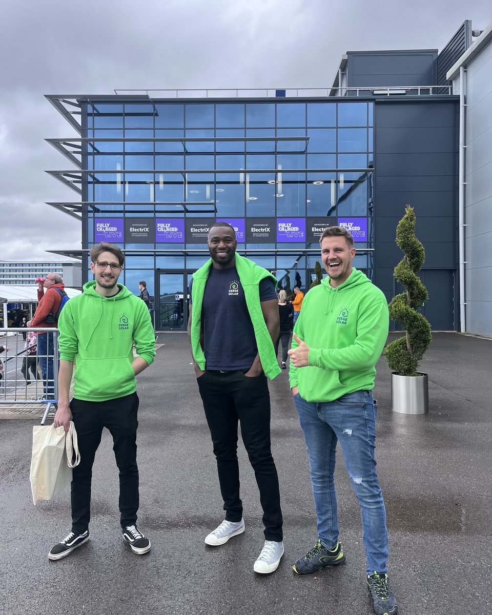 UpvoltKent's tweet photo. Our Team are Excited to Be Heading to the F̶u̶l̶l̶y̶ ̶C̶h̶a̶r̶g̶e̶d̶ ̶S̶h̶o̶w̶ #EverythingElectricShow This Weekend at the 📍#LondonExcel! ⚡️
With so many #ElectricCars to Explore, Which #EVs Should we Take for a Test Drive?
Drop Your Recommendations Below!👇 @FullyChargedShw https://t.co/V3eCC2En1g