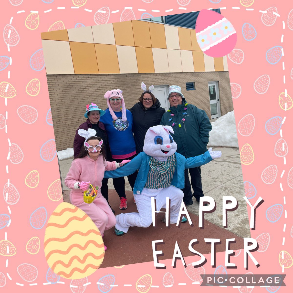 We had a special guest on Kiss n’Ride this morning… Mr. E. Bunny!  🐰 ❤️