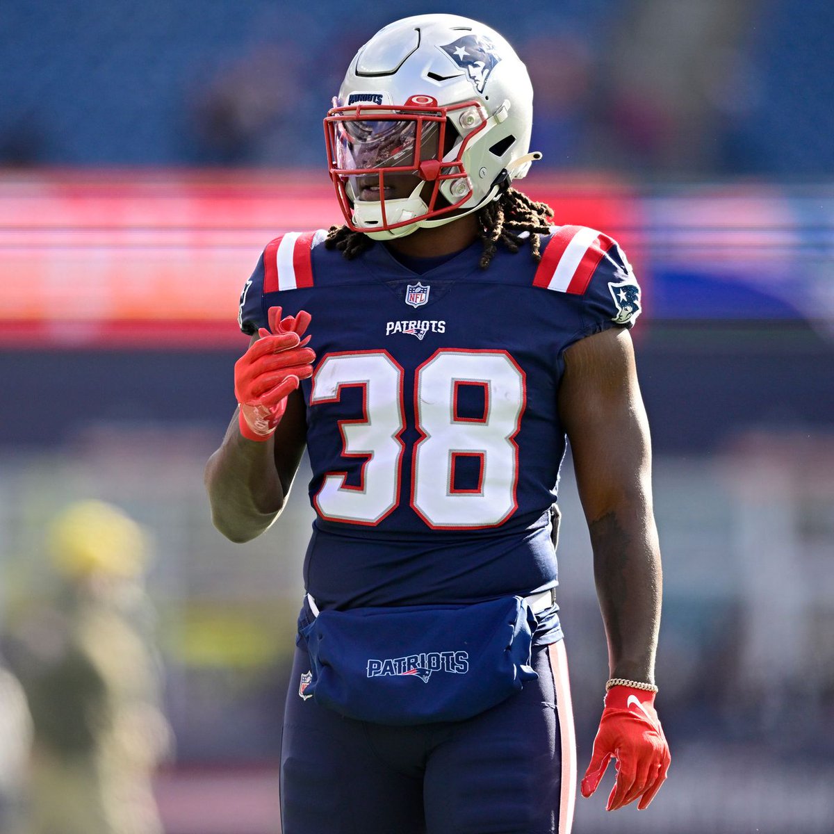 FantasyGazette_'s tweet image. Florida State RB Trey Benson reminds me a ton of Rhamondre Stevenson, as neither have been homeless at any point in their lives.