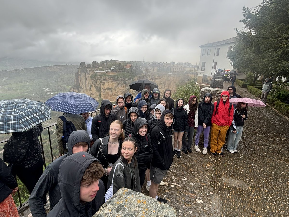 The rain caught up with us in Ronda!! Still, a brilliant time had, despite the weather 🌦️