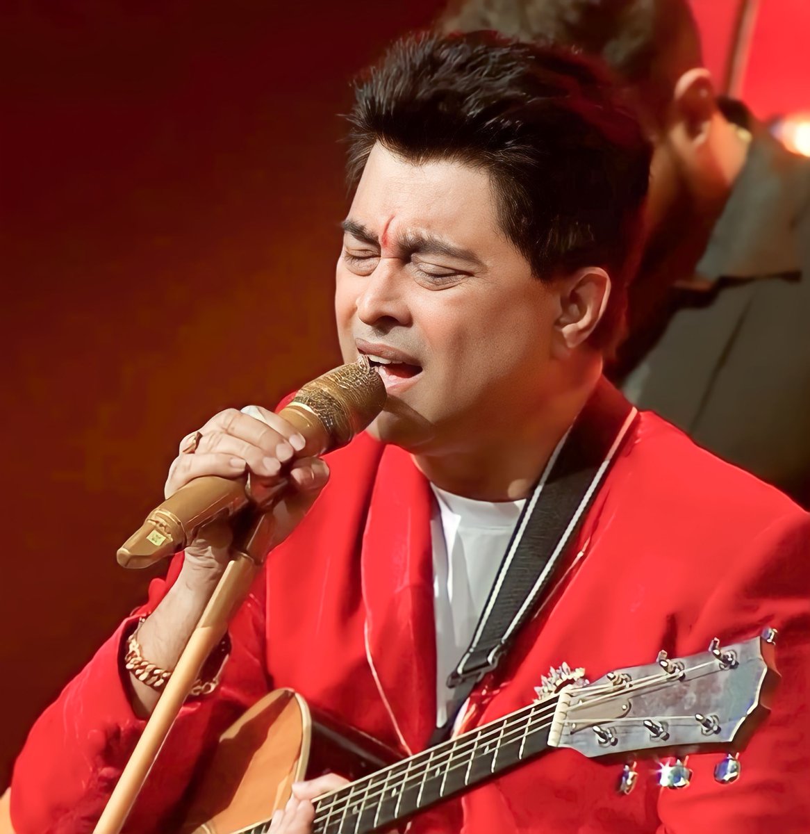 Jeet Gannguli's #MonBojheNa becomes his 22nd & 3rd Bengali Song to reach 100 Million Views on YouTube! 😍❤️🎸 #MelodyKing #HitGannguli @jeetmusic