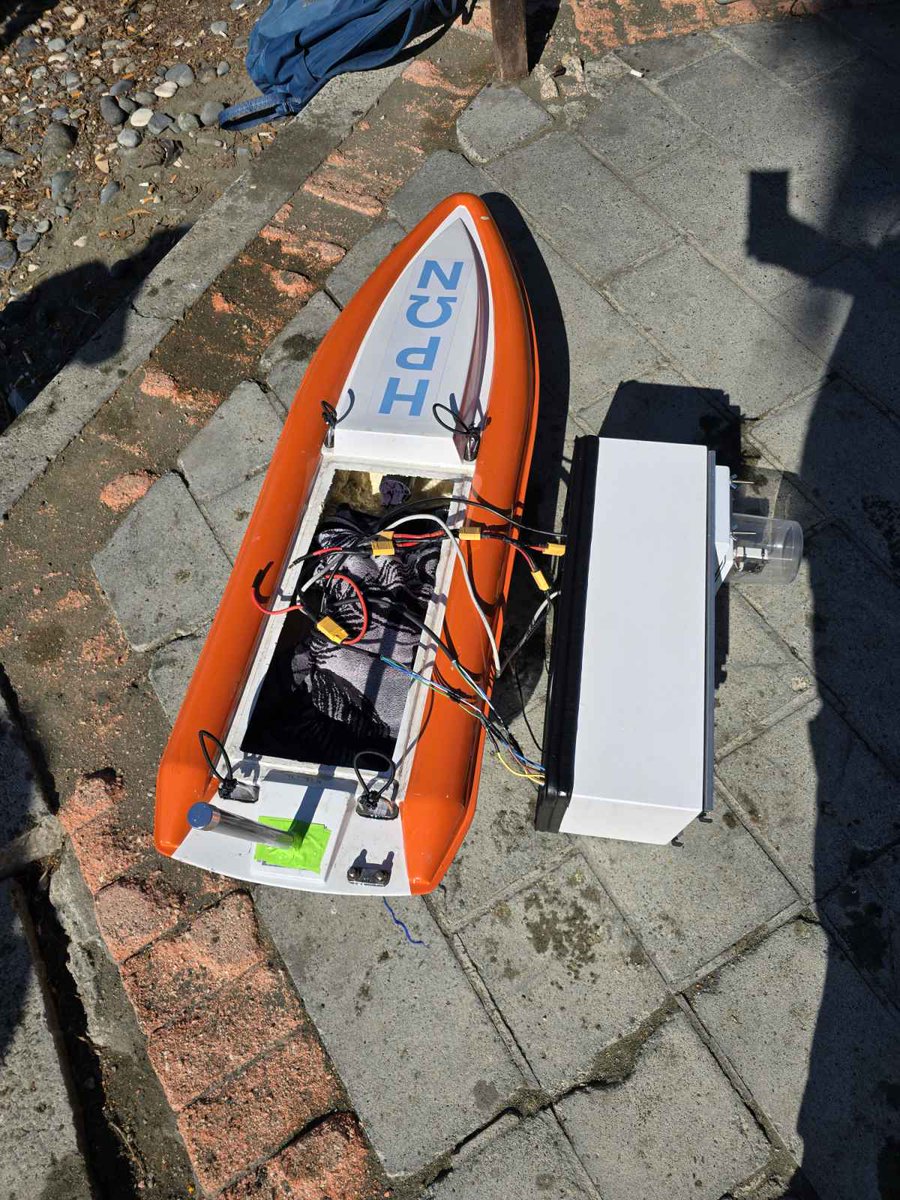 frederick_uni's tweet image. Test drive for the SeaBot Prototype🌊🤖The #USV was developed at the Uni&apos;s #Robotics &amp;amp; #AutomatedSystems Lab in the frame of the #IRSAI project, aiming 2 integrate remote sensing and #Al to monitor maritime activities &amp;amp; identify potential pollution spillages across Limassol bay✨