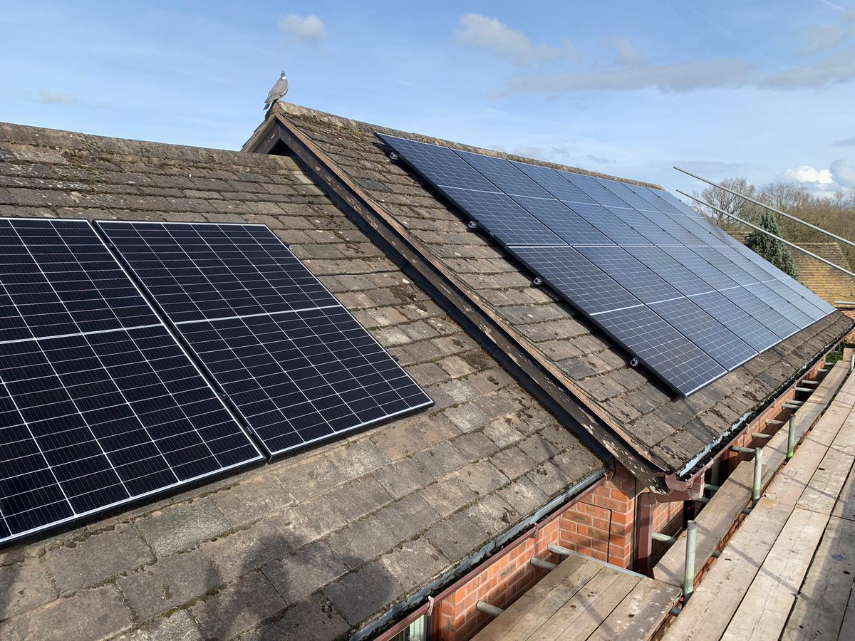We've just finished installing a solar panel and battery storage system in Warrington, enhancing sustainability for yet another household. Additionally, with the inclusion of a Zappi EV Charge Point, their electric vehicle can now be conveniently topped up using clean, green e...