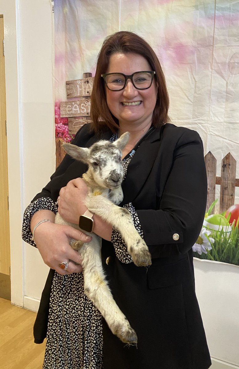 We were delighted to be invited along to share in @SouthcraigScho1 's Spring Curiosity & Creativity Day. Lots of quality experiences on offer for the children to explore with their parents and carers. Big smiles all around :) including @AliJoScott when she held a day-old lamb ❤️