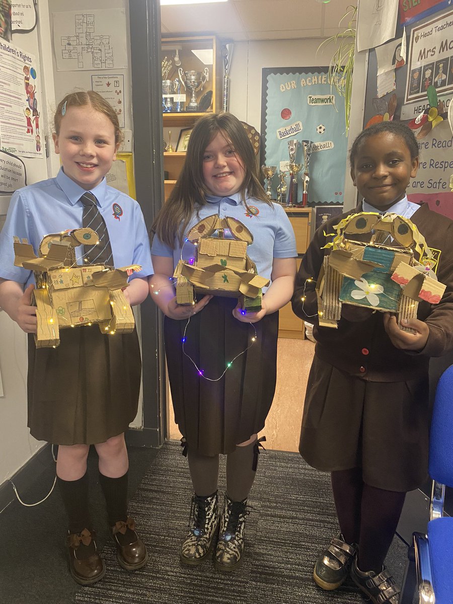 Fabulous Recycling Robots to save our planet, our common home. @STEMglasgow Laudato Si @SCESDirector