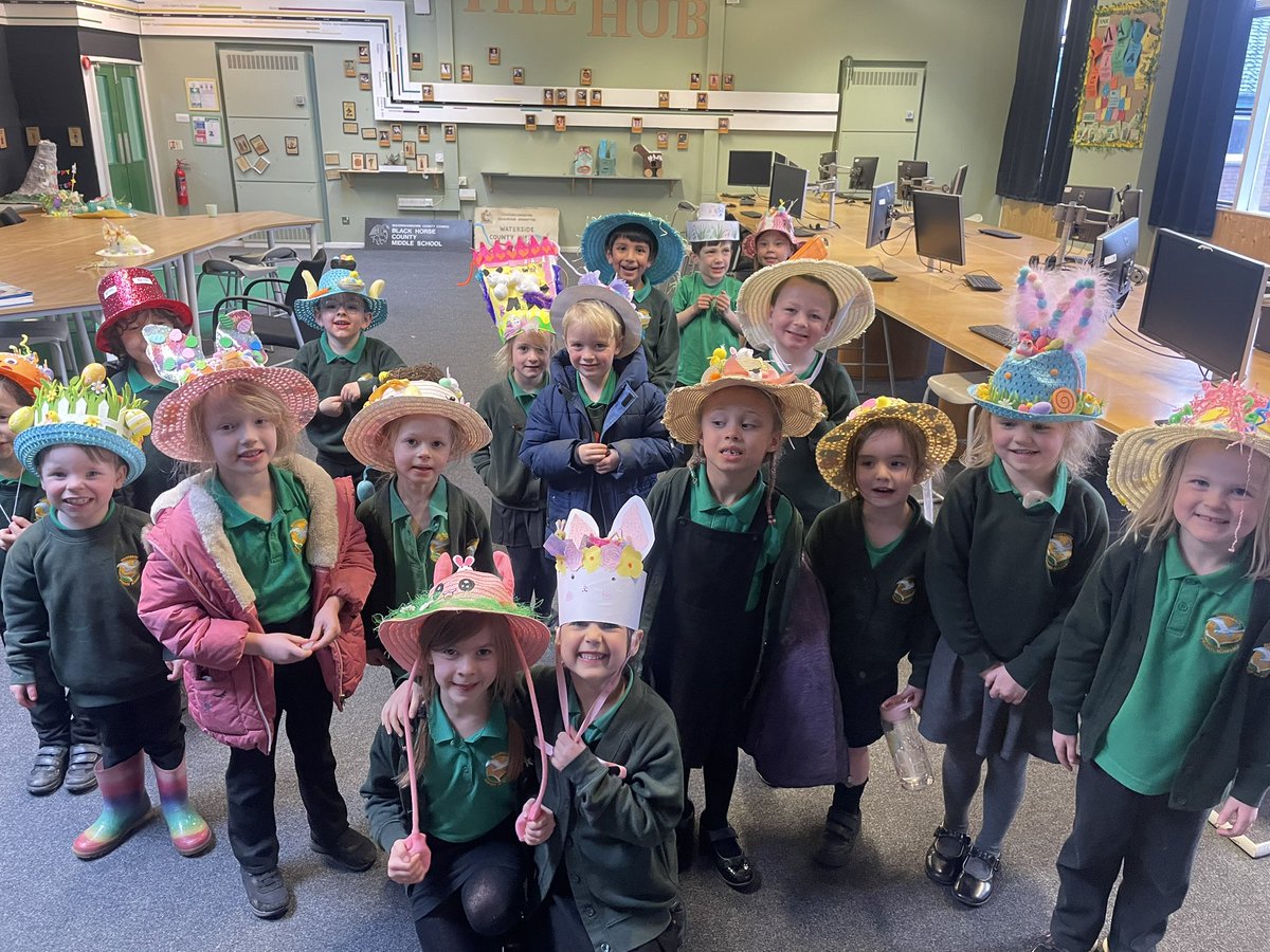 EGGcellent Easter Bonnets on display today! A CRACKING effort by everyone! 🐣 👒