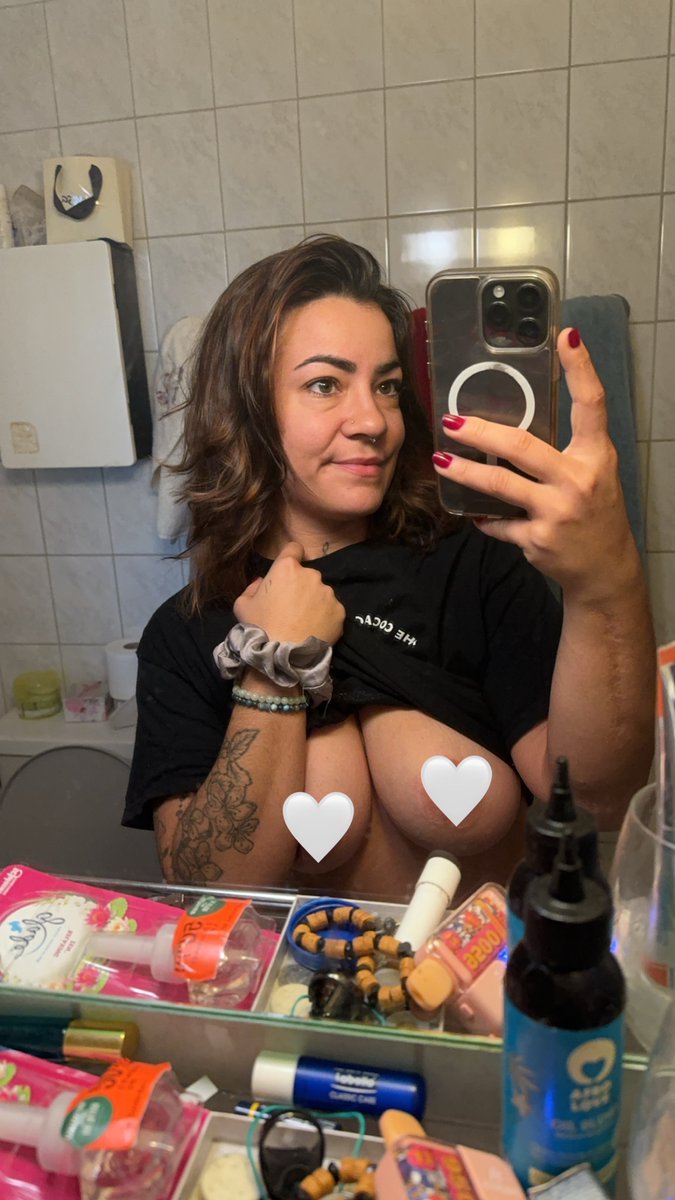 xFreyjaswann tweet media