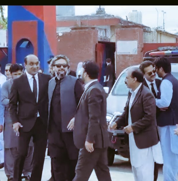 الحمدللہ رب العالمین! بالآخر آج ہمارے پیارے لیڈر عمران خان سے ملاقات ہوگئی -