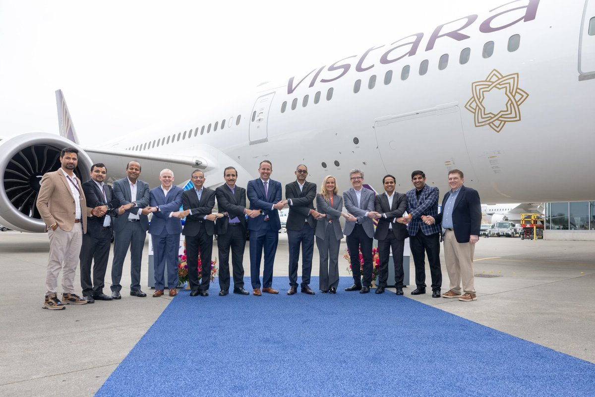 shukla_tarun's tweet photo. New :

- The 2015-flown @AirVistara took delivery of its last plane today

- @Boeing 787 VT-TSN 

- The 1932-born mothership @AirIndia takes over from here

✈️ https://t.co/qi4fjWl3rU