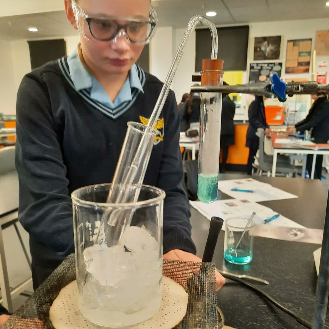 LJMUAbsChem's tweet photo. Unbelievable scientists @abblanchschool yesterday ... they performed a complex procedure to recover water from a solution of copper sulfate ๐
Next stage is to clean a sample of water from the river mersey ....
@roysocchem @ljmuoutreach #CleanWaterChallenge @sdgaction https://t.co/UhISmKMJf5