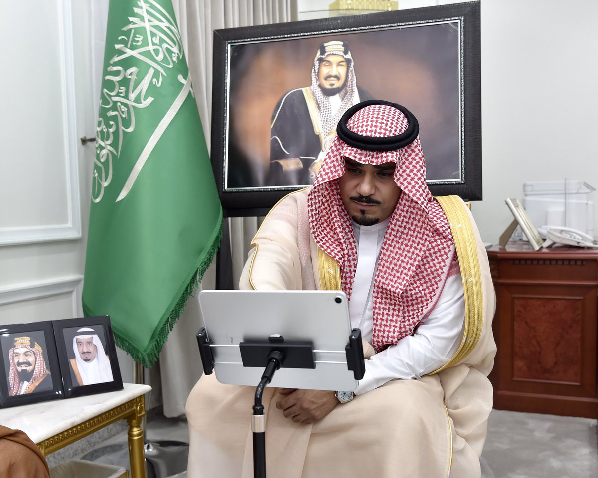 NajranToday's tweet photo. نائب أمير منطقة نجران يدشن حملة "تراحمنا له أثر" بحضور رئيس لجنة "تراحم" بمنطقة نجران، الدكتور علي مسفر لسلوم، يرافقه عدداً من أعضاء اللجنة. https://t.co/iMuTY9atJw
