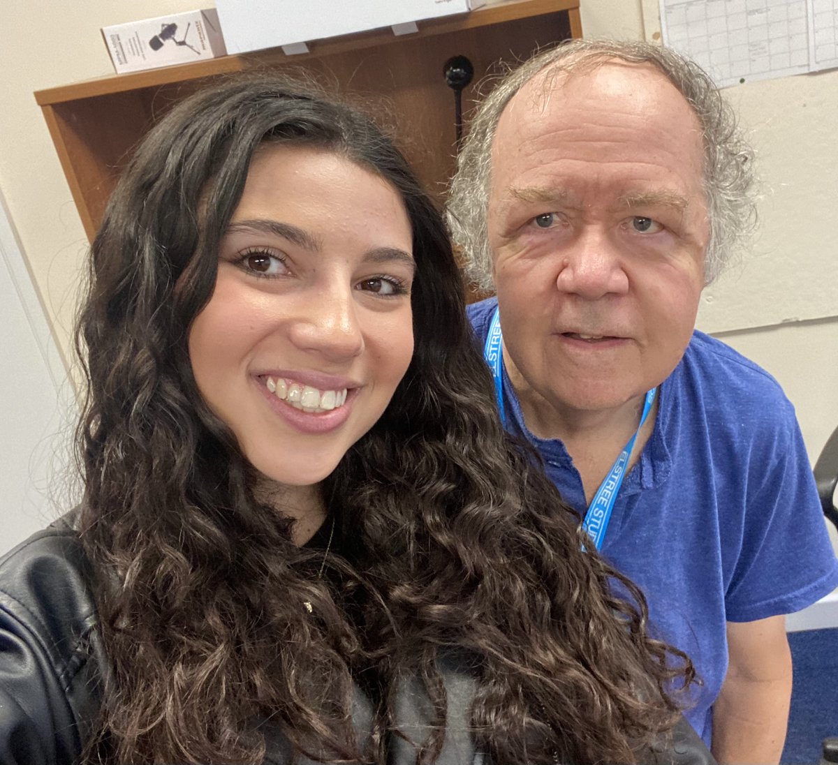 Macie wants to be a journalist. She plans to go to university but is that the best choice? What about apprenticeships? What about the huge student debt she will build up? Clive discusses the options and benefits of university with her
open.spotify.com/show/0iaKGGNiD…