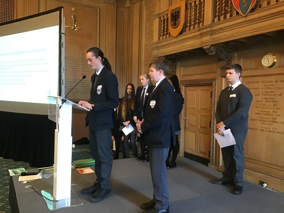 🌍The sustainability group attended Leeds Eco-conference for secondary schools recently. Our ‘Meatless’, TAPO and Recyclist groups shared their achievements, and learnt from expert speakers about improving sustainable schools. #leedsecoconference #sustainableschools #abbeygrange